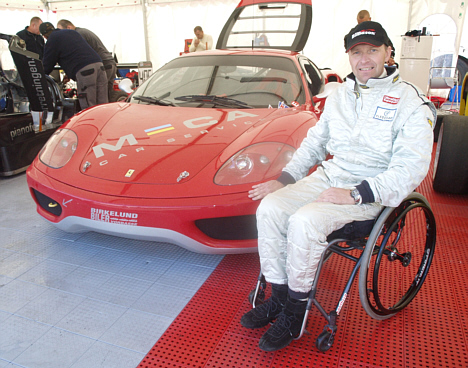 Den nybagte Ferrari-driver er blevet godt modtaget i sin nye racing-serie.